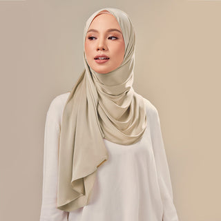 Inaya in Taupe