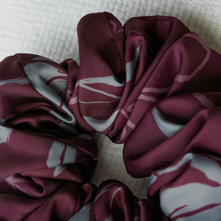 Minimalist Floral - Burgundy Scrunchie