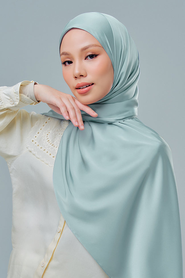 Inaya- Crop