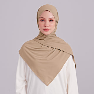 Najwaa Sport Shawl in DUNE