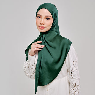 Niya Satin in Fir