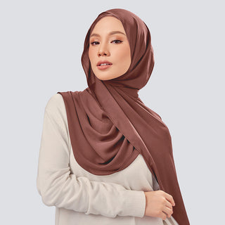 Nluxe in Pecan