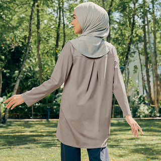 Athleisure : Back Pleated Top in UMBER