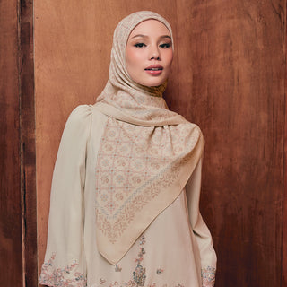 Cross Stitch - Almond (SQ)