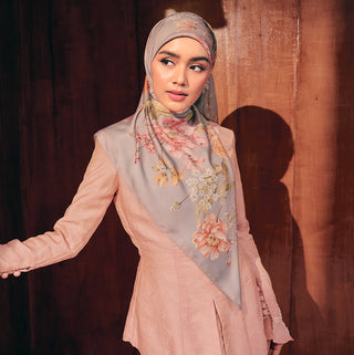 LE Heirloom - Grey (SQ) - Prints - TudungPeople