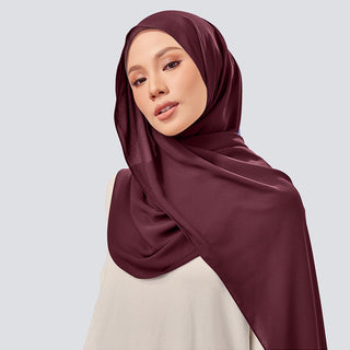 Nluxe in Dark Ruby