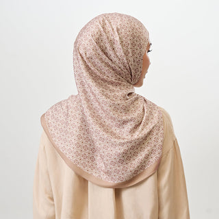 Niya Neu - Sand (SQ)