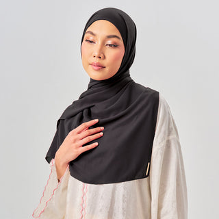 Niya Chiffon 2.0 in Caviar