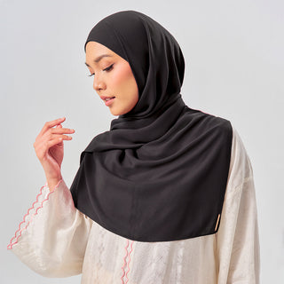 Niya Chiffon 2.0 in Caviar