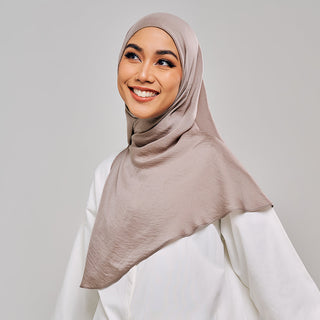 Niya Satin 2.0 in Greige