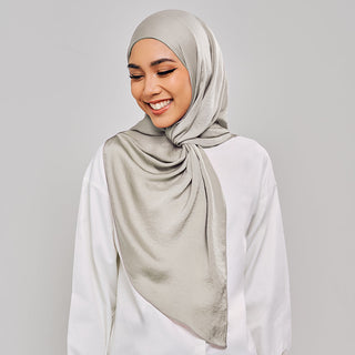 Niya Satin 2.0 in Laurel