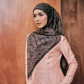 Trinket - Blueblack (SQ)