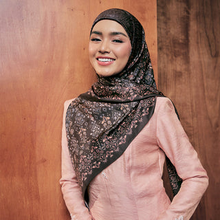 Trinket - Blueblack (SQ)