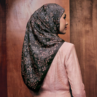 Trinket - Blueblack (SQ)