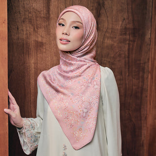 Trinket - Lilyrose (SQ)