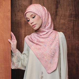 Trinket - Lilyrose (SQ)