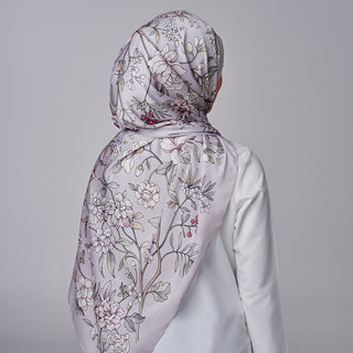 LE CHINOISERIE IN LILAC