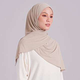 Najwaa Sport Niya in Umpire